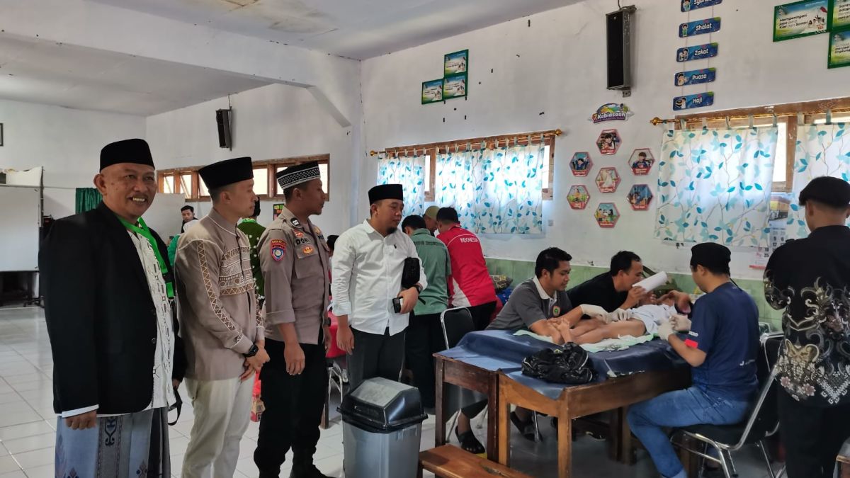 Khitankan 100 Anak Gratis, Bakti MWCNU Tegalampel dan Klinik Al-Fatih untuk Warga Nahdliyyin